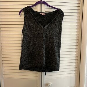 Juicy Couture Black heather hooded sleeveless top  M Kangaroo pockets